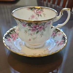 Royal Albert Tea Cup And Saucer "Balmoral" Royal Choice Series